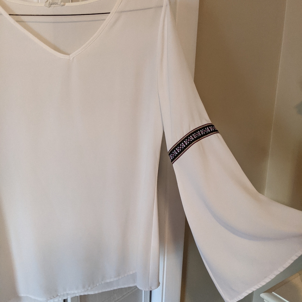 White bell sleeve Tobi top